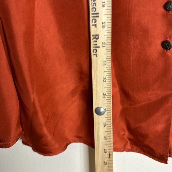 Vtg Beliza ladies embroidered detail with buttons long sleeve button up size M - Picture 7 of 9